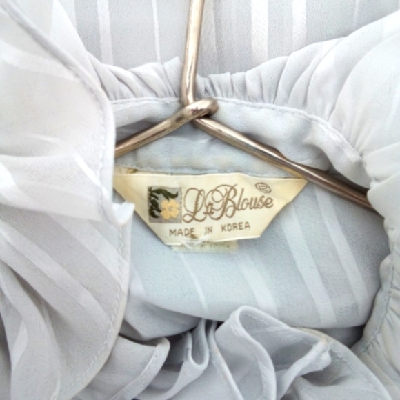 Vintage La Blouse Made in Korea Silver Ruffle Poof Top Semi Sheer Button 12 - Picture 9 of 12